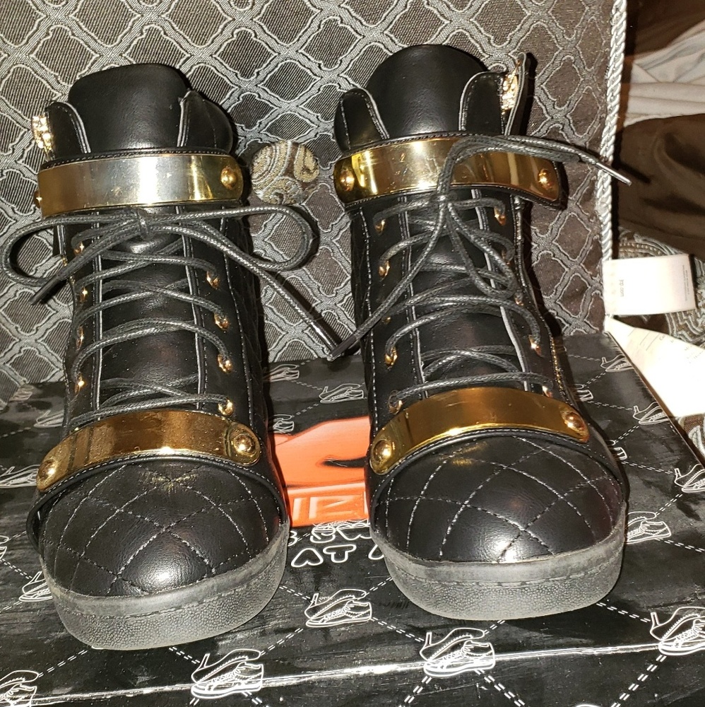 Sneaker wedges